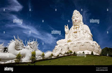  Il Tempio di Guanyin: Un gioiello di architettura antica e un'oasi di pace!