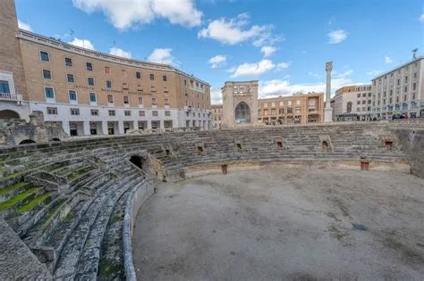  L'Anfiteatro Romano di Qazvin: Un Tuffo nel Passato con un pizzico di Mistero