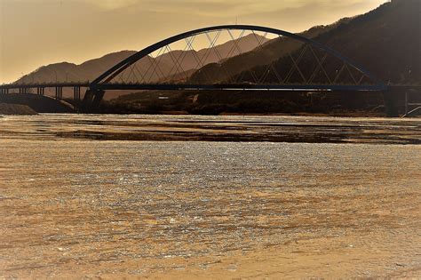 Il Seomjin River Estuary: Un'Oasi di Tranquillità e Una Fetta di Storia